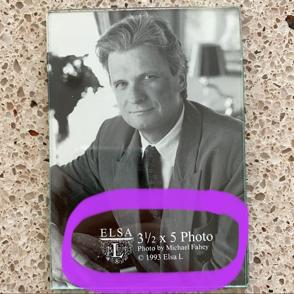 Elsa L, Inc. Gold Tone Wire Frame - Picture 3 of 3